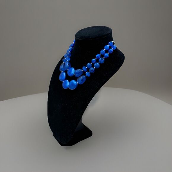 Vintage Blue Lucite Beaded Necklace Double Strand Chunky Mod Jewelry - Picture 3 of 4
